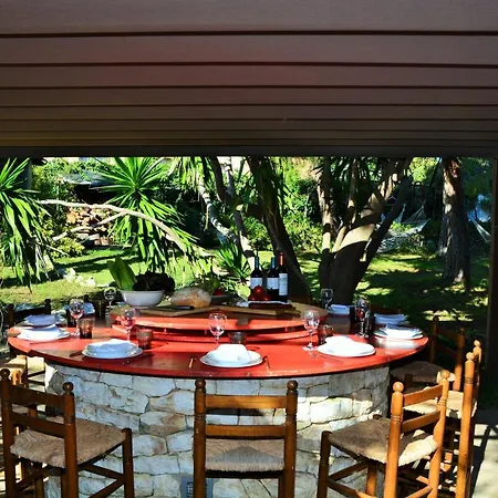 Sitges El Ranch: Beachside Oasis With Pool, Jacuzzi, And Garden *