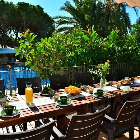 Sitges El Ranch: Beachside Oasis With Pool, Jacuzzi, And Garden
