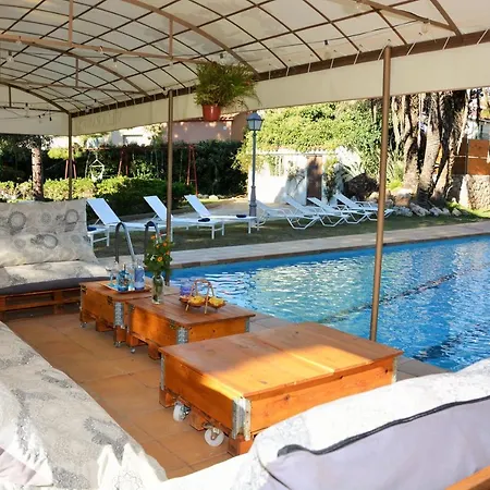 Villa Sitges El Ranch: Beachside Oasis With Pool, Jacuzzi, And Garden