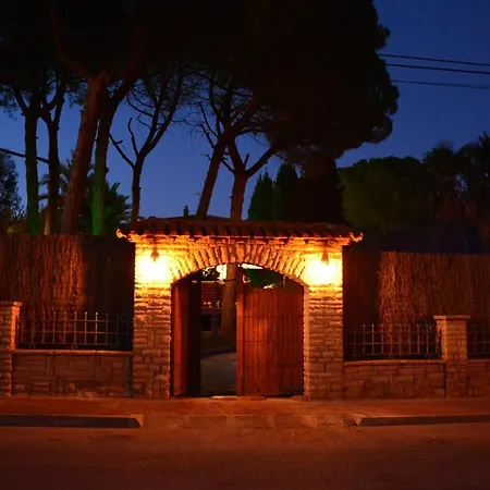 Sitges El Ranch: Beachside Oasis With Pool, Jacuzzi, And Garden Villa *
