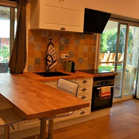 Villa Sitges El Ranch: Beachside Oasis With Pool, Jacuzzi, And Garden *