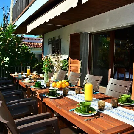 Sitges El Ranch: Beachside Oasis With Pool, Jacuzzi, And Garden