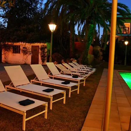 Sitges El Ranch: Beachside Oasis With Pool, Jacuzzi, And Garden Villa