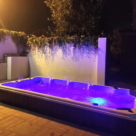 Sitges El Ranch: Beachside Oasis With Pool, Jacuzzi, And Garden * Calafell